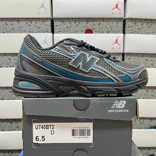 New Balance 740