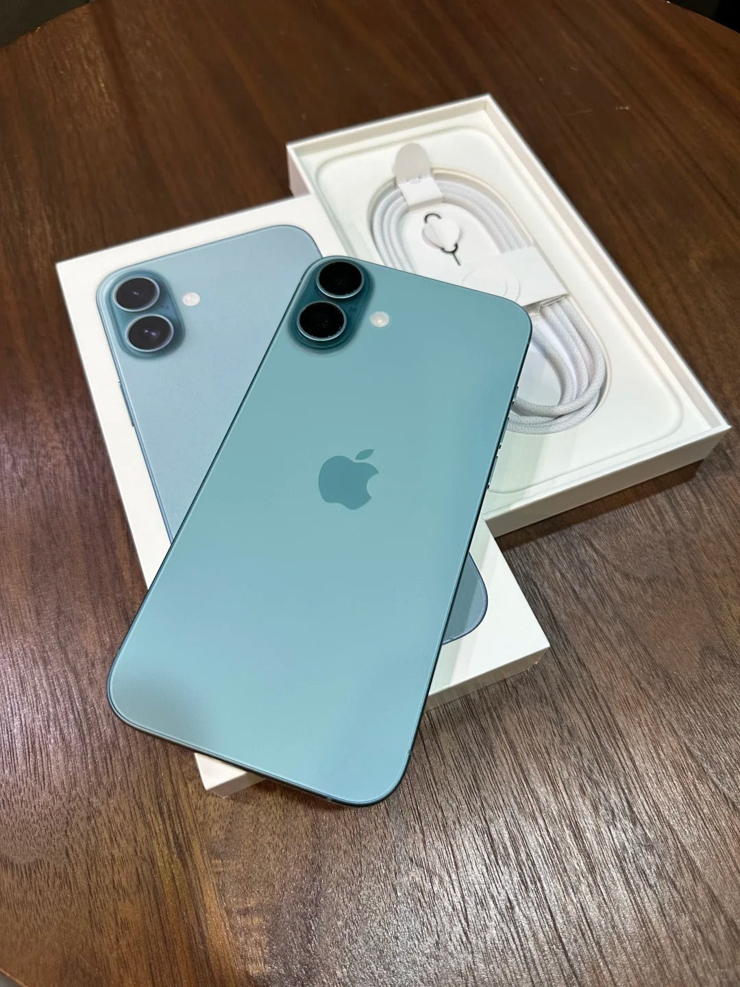 iPhone 16 Plus