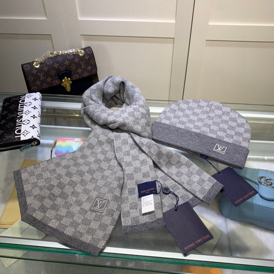 Louis Vuitton Scarf Set